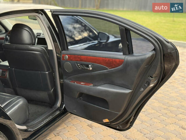 Черный Лексус ЛС, объемом двигателя 4.97 л и пробегом 222 тыс. км за 9900 $, фото 23 на Automoto.ua