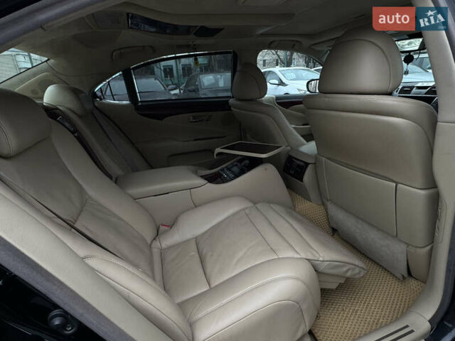 Черный Лексус ЛС, объемом двигателя 4.61 л и пробегом 138 тыс. км за 9999 $, фото 21 на Automoto.ua