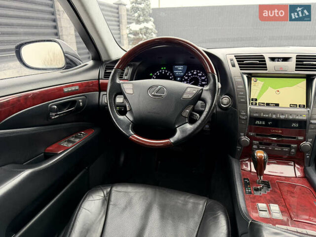 Черный Лексус ЛС, объемом двигателя 4.6 л и пробегом 277 тыс. км за 14999 $, фото 58 на Automoto.ua