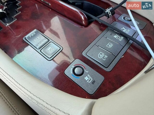 Черный Лексус ЛС, объемом двигателя 4.61 л и пробегом 235 тыс. км за 10950 $, фото 58 на Automoto.ua