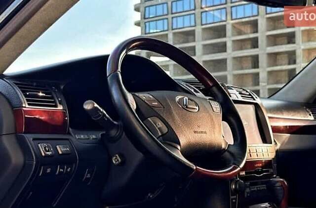 Чорний Лексус ЛС, об'ємом двигуна 4.6 л та пробігом 285 тис. км за 11000 $, фото 2 на Automoto.ua