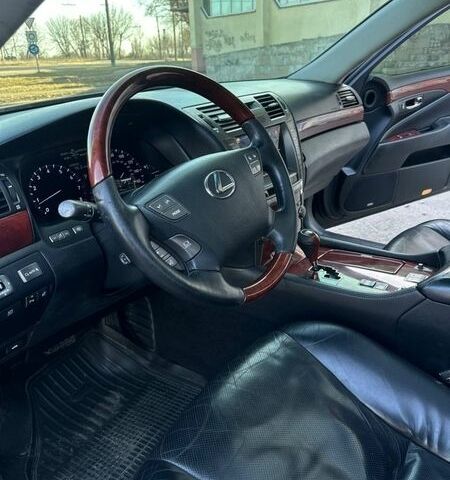 Черный Лексус ЛС, объемом двигателя 4.61 л и пробегом 197 тыс. км за 11700 $, фото 9 на Automoto.ua