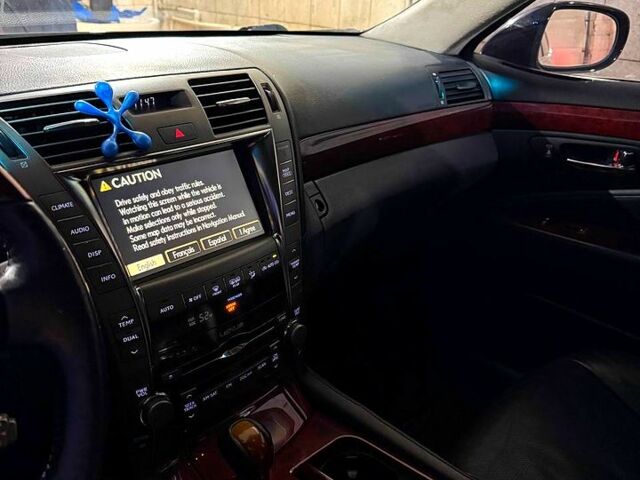 Черный Лексус ЛС, объемом двигателя 4.6 л и пробегом 187 тыс. км за 11800 $, фото 11 на Automoto.ua