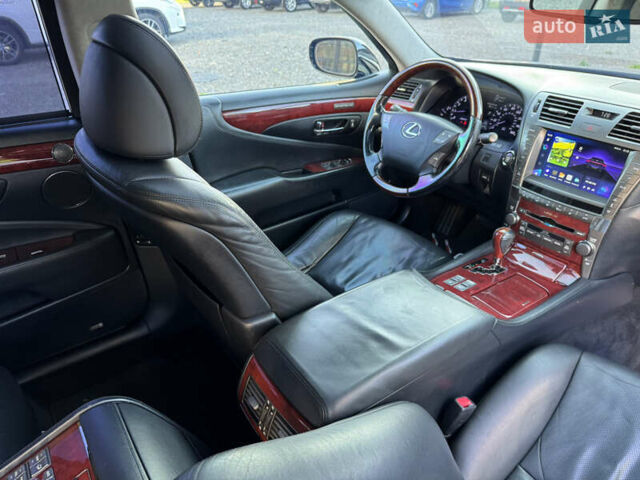 Черный Лексус ЛС, объемом двигателя 4.6 л и пробегом 251 тыс. км за 13500 $, фото 37 на Automoto.ua