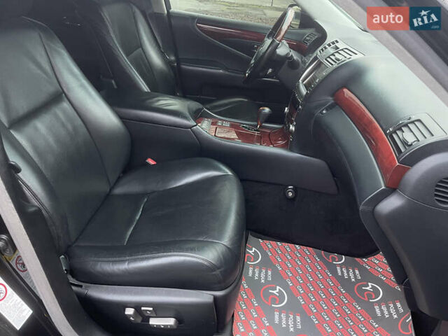 Черный Лексус ЛС, объемом двигателя 4.61 л и пробегом 235 тыс. км за 11999 $, фото 35 на Automoto.ua