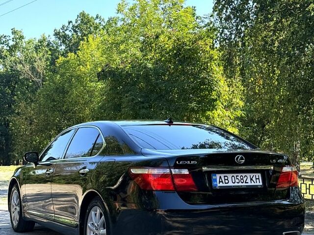 Чорний Лексус ЛС, об'ємом двигуна 4.6 л та пробігом 300 тис. км за 12000 $, фото 2 на Automoto.ua