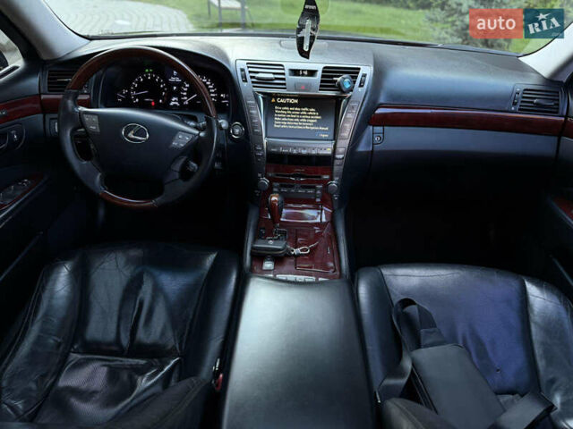 Черный Лексус ЛС, объемом двигателя 4.61 л и пробегом 300 тыс. км за 9900 $, фото 5 на Automoto.ua