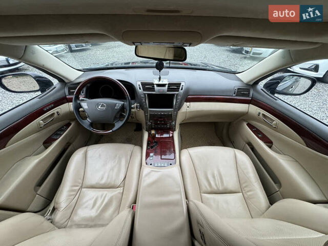 Черный Лексус ЛС, объемом двигателя 4.61 л и пробегом 138 тыс. км за 9999 $, фото 13 на Automoto.ua