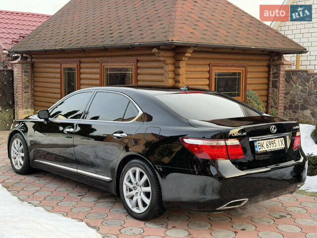 Черный Лексус ЛС, объемом двигателя 4.6 л и пробегом 236 тыс. км за 14999 $, фото 6 на Automoto.ua