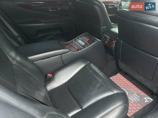 Черный Лексус ЛС, объемом двигателя 4.61 л и пробегом 235 тыс. км за 11999 $, фото 44 на Automoto.ua
