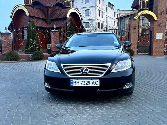 Черный Лексус ЛС, объемом двигателя 4.6 л и пробегом 200 тыс. км за 13500 $, фото 5 на Automoto.ua