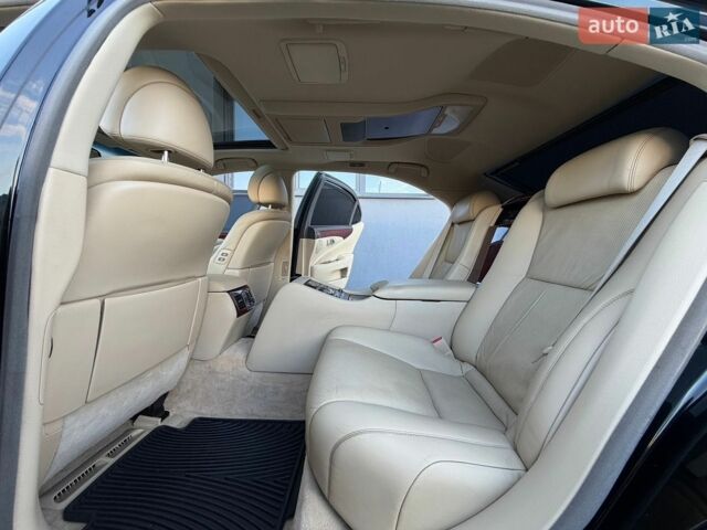 Черный Лексус ЛС, объемом двигателя 4.61 л и пробегом 235 тыс. км за 10950 $, фото 26 на Automoto.ua