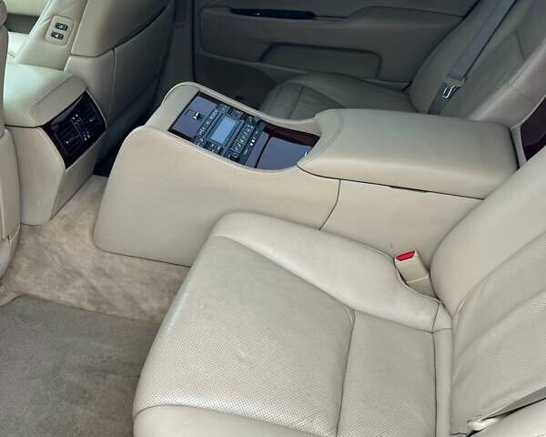 Черный Лексус ЛС, объемом двигателя 4.61 л и пробегом 259 тыс. км за 9507 $, фото 2 на Automoto.ua