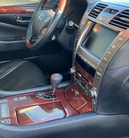 Чорний Лексус ЛС, об'ємом двигуна 4.61 л та пробігом 281 тис. км за 8100 $, фото 4 на Automoto.ua