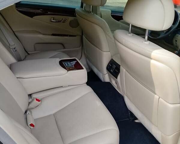 Черный Лексус ЛС, объемом двигателя 4.61 л и пробегом 292 тыс. км за 10500 $, фото 13 на Automoto.ua