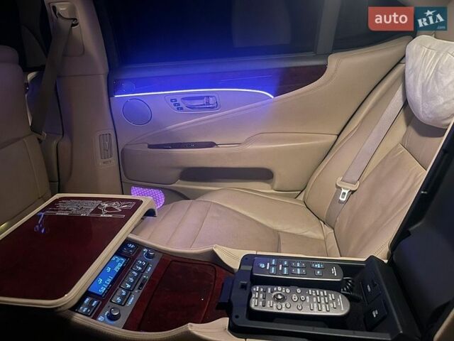 Черный Лексус ЛС, объемом двигателя 4.6 л и пробегом 260 тыс. км за 11990 $, фото 21 на Automoto.ua
