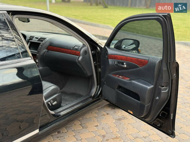 Черный Лексус ЛС, объемом двигателя 4.97 л и пробегом 222 тыс. км за 9900 $, фото 30 на Automoto.ua