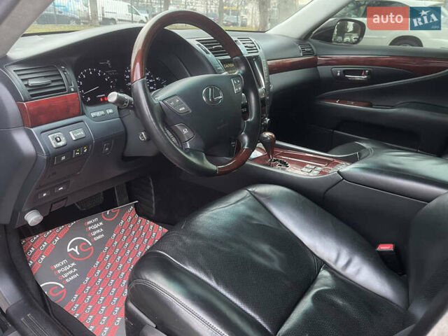 Черный Лексус ЛС, объемом двигателя 4.61 л и пробегом 235 тыс. км за 11999 $, фото 28 на Automoto.ua