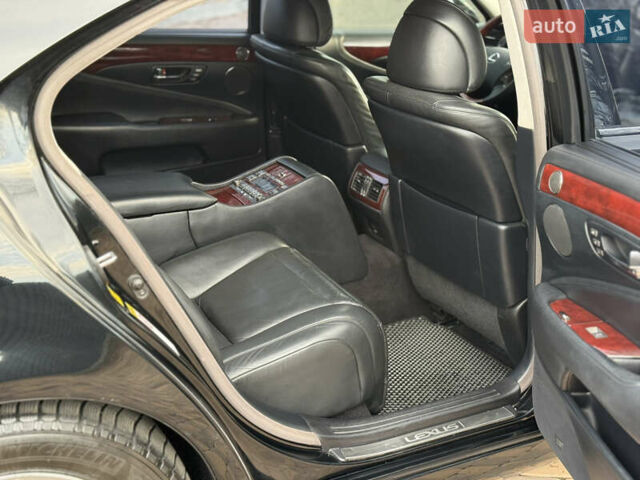 Черный Лексус ЛС, объемом двигателя 4.97 л и пробегом 222 тыс. км за 9900 $, фото 22 на Automoto.ua