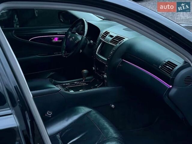 Черный Лексус ЛС, объемом двигателя 4.61 л и пробегом 375 тыс. км за 9100 $, фото 18 на Automoto.ua