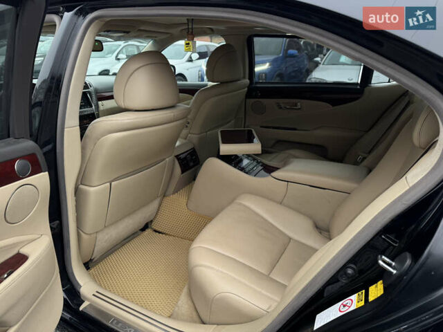 Черный Лексус ЛС, объемом двигателя 4.61 л и пробегом 138 тыс. км за 9999 $, фото 28 на Automoto.ua