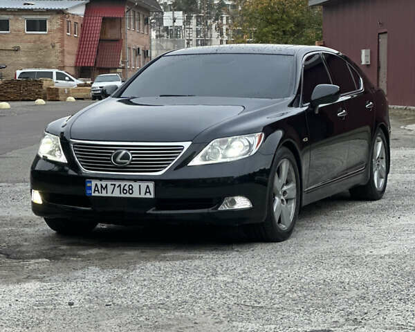 Черный Лексус ЛС, объемом двигателя 4.6 л и пробегом 200 тыс. км за 12000 $, фото 4 на Automoto.ua