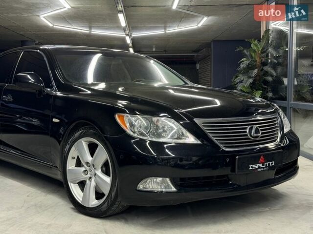Черный Лексус ЛС, объемом двигателя 4.61 л и пробегом 220 тыс. км за 11500 $, фото 3 на Automoto.ua