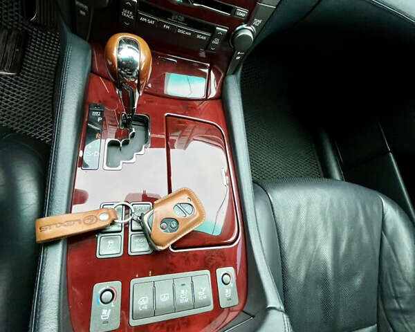 Черный Лексус ЛС, объемом двигателя 4.97 л и пробегом 210 тыс. км за 16500 $, фото 6 на Automoto.ua