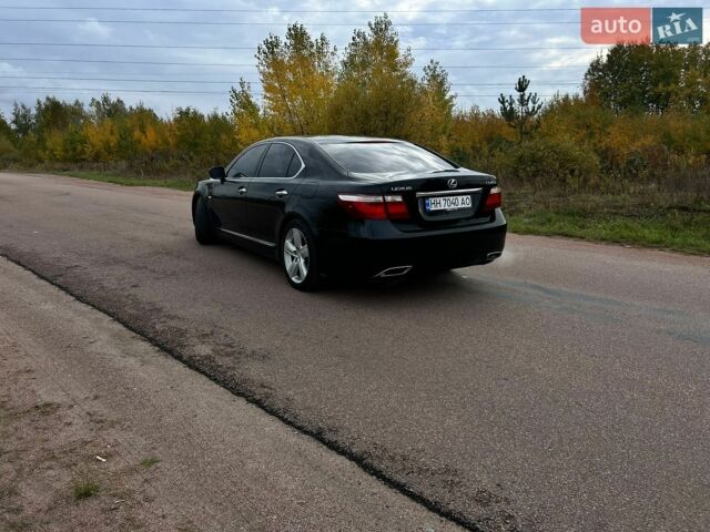 Черный Лексус ЛС, объемом двигателя 4.61 л и пробегом 229 тыс. км за 12000 $, фото 2 на Automoto.ua