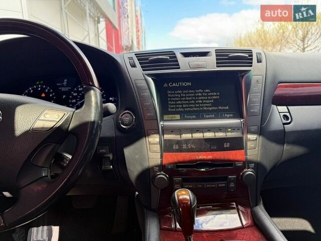 Черный Лексус ЛС, объемом двигателя 4.61 л и пробегом 153 тыс. км за 11500 $, фото 13 на Automoto.ua