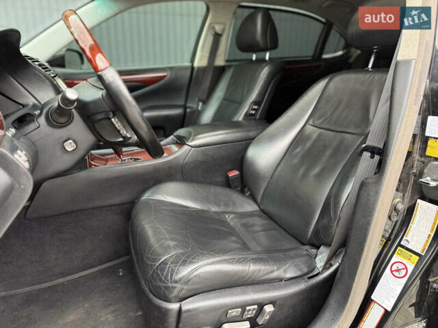 Чорний Лексус ЛС, об'ємом двигуна 4.6 л та пробігом 260 тис. км за 6999 $, фото 26 на Automoto.ua