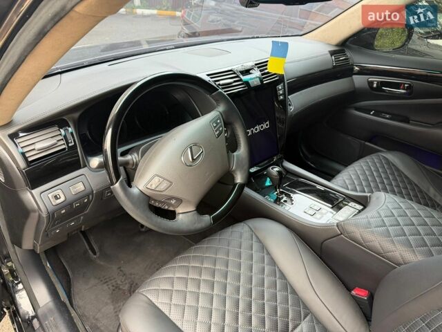 Черный Лексус ЛС, объемом двигателя 4.61 л и пробегом 178 тыс. км за 12300 $, фото 4 на Automoto.ua