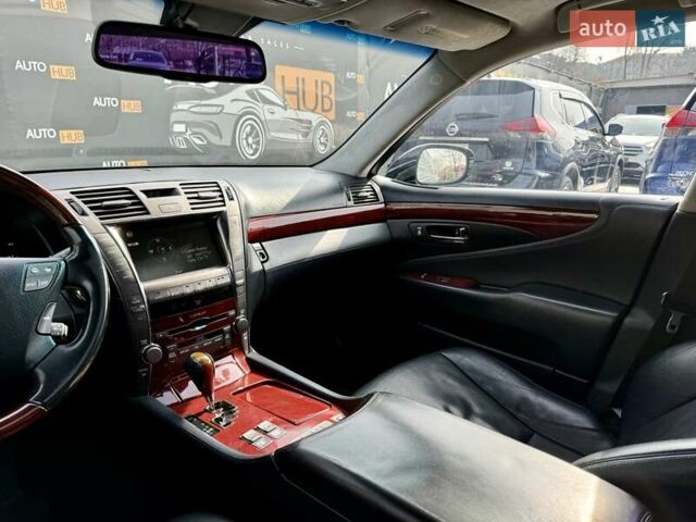 Черный Лексус ЛС, объемом двигателя 4.61 л и пробегом 238 тыс. км за 10500 $, фото 14 на Automoto.ua