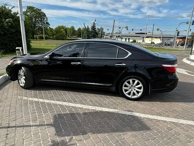 Черный Лексус ЛС, объемом двигателя 4.61 л и пробегом 166 тыс. км за 10500 $, фото 3 на Automoto.ua