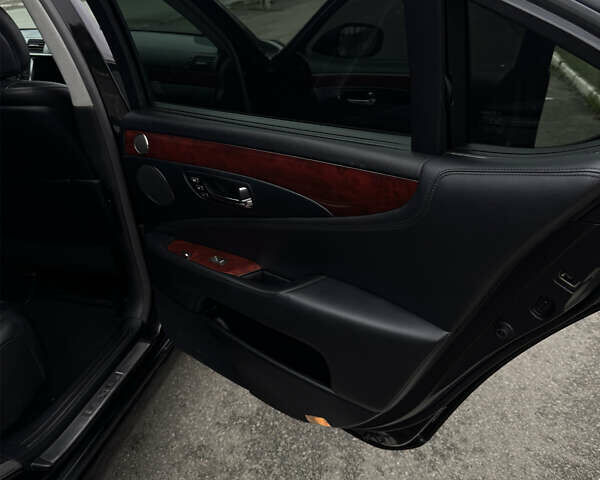 Чорний Лексус ЛС, об'ємом двигуна 4.61 л та пробігом 275 тис. км за 9900 $, фото 10 на Automoto.ua