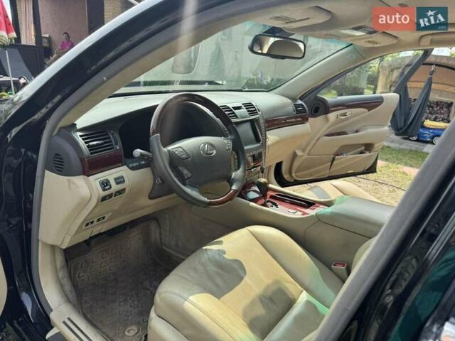 Чорний Лексус ЛС, об'ємом двигуна 4.6 л та пробігом 200 тис. км за 11800 $, фото 4 на Automoto.ua