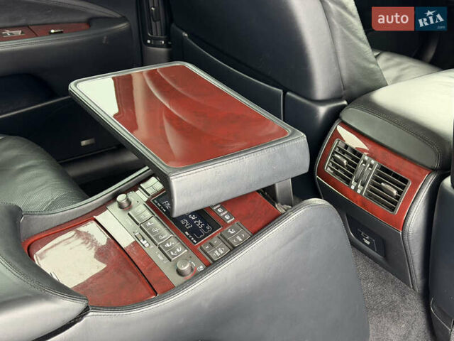 Черный Лексус ЛС, объемом двигателя 4.6 л и пробегом 277 тыс. км за 14999 $, фото 50 на Automoto.ua