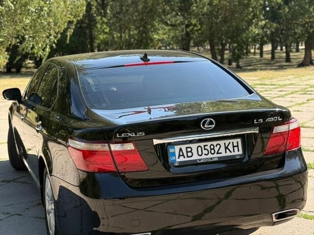 Черный Лексус ЛС, объемом двигателя 4.61 л и пробегом 300 тыс. км за 9100 $, фото 5 на Automoto.ua