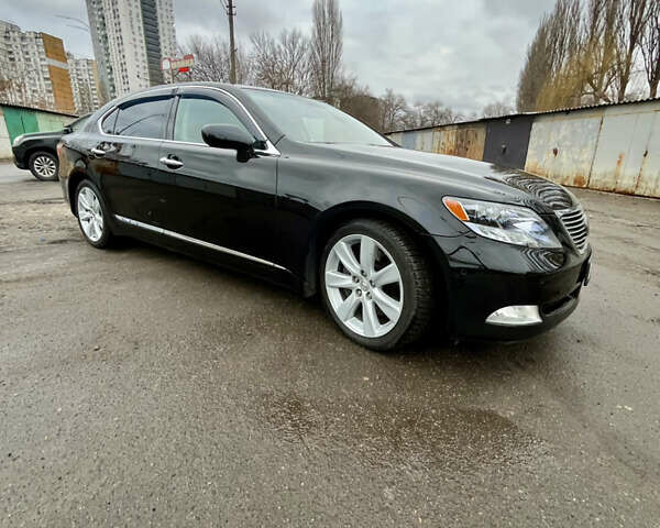 Черный Лексус ЛС, объемом двигателя 4.97 л и пробегом 210 тыс. км за 16500 $, фото 3 на Automoto.ua