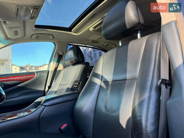 Чорний Лексус ЛС, об'ємом двигуна 4.6 л та пробігом 245 тис. км за 12700 $, фото 24 на Automoto.ua