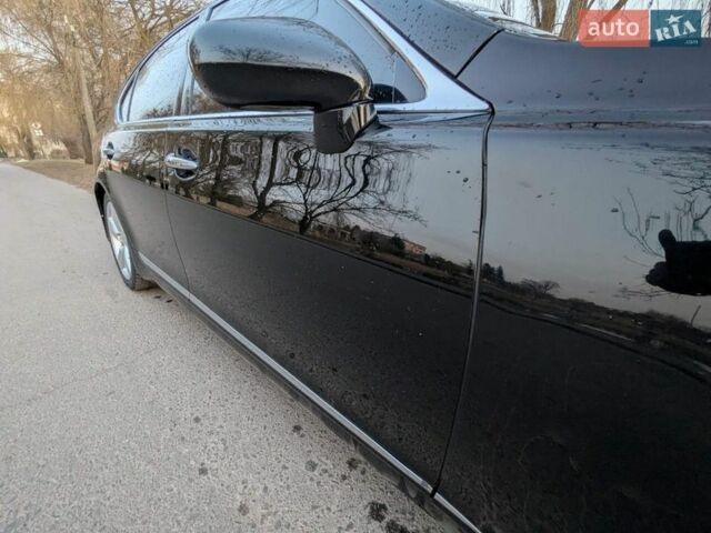 Черный Лексус ЛС, объемом двигателя 4.61 л и пробегом 198 тыс. км за 9400 $, фото 12 на Automoto.ua