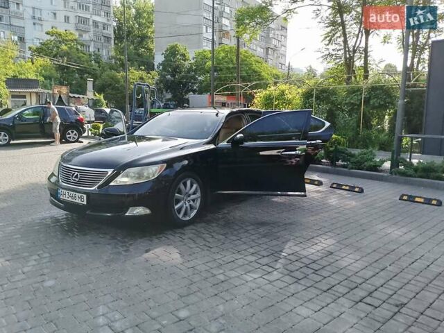 Черный Лексус ЛС, объемом двигателя 4.61 л и пробегом 292 тыс. км за 10500 $, фото 1 на Automoto.ua