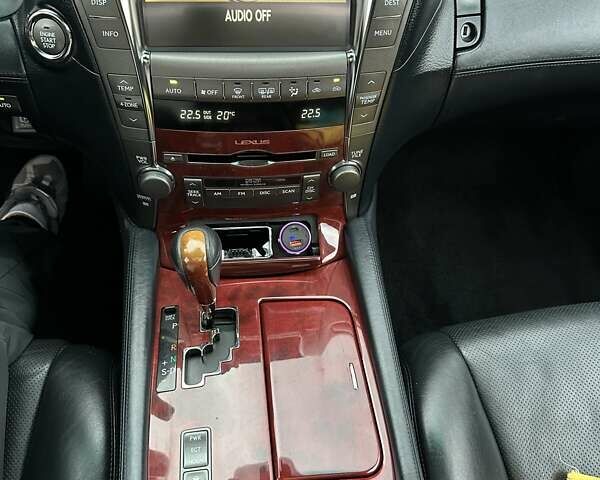 Черный Лексус ЛС, объемом двигателя 4.61 л и пробегом 229 тыс. км за 11500 $, фото 27 на Automoto.ua