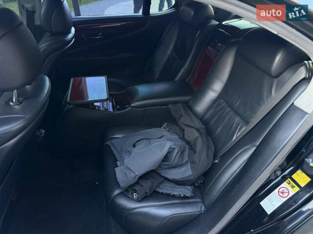 Черный Лексус ЛС, объемом двигателя 4.61 л и пробегом 300 тыс. км за 9900 $, фото 10 на Automoto.ua