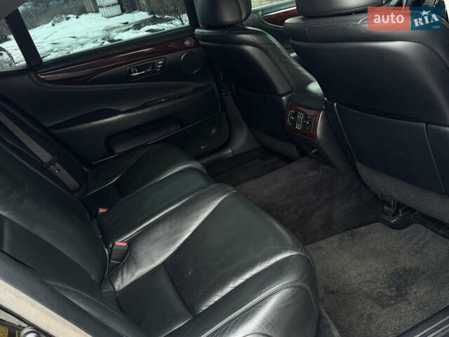 Черный Лексус ЛС, объемом двигателя 4.6 л и пробегом 175 тыс. км за 9900 $, фото 45 на Automoto.ua