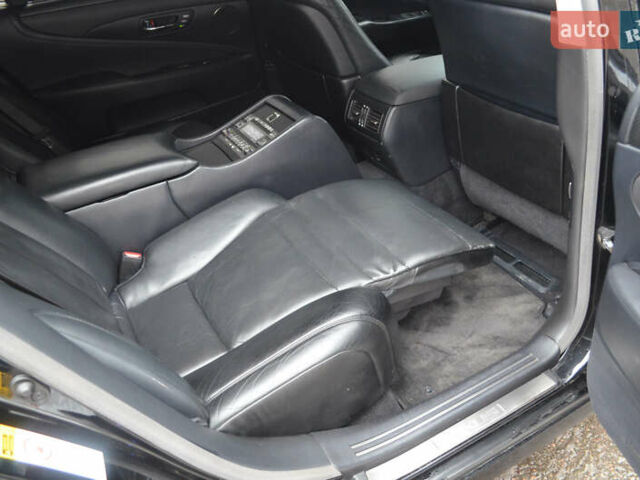 Черный Лексус ЛС, объемом двигателя 4.61 л и пробегом 275 тыс. км за 13900 $, фото 20 на Automoto.ua