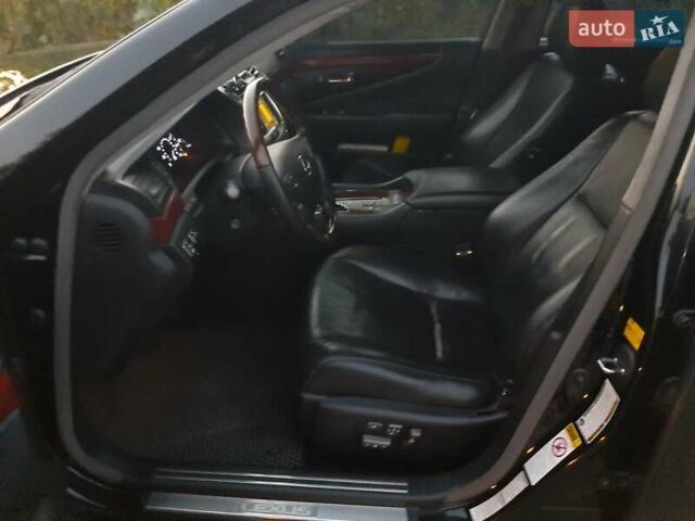 Черный Лексус ЛС, объемом двигателя 4.97 л и пробегом 229 тыс. км за 10800 $, фото 27 на Automoto.ua