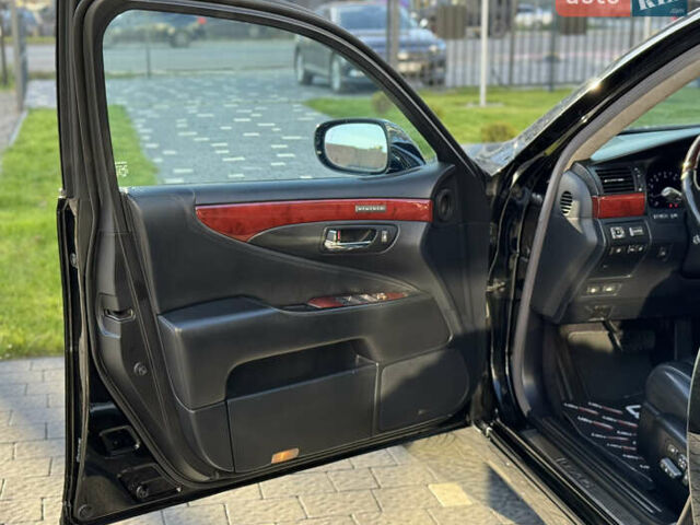 Черный Лексус ЛС, объемом двигателя 4.6 л и пробегом 251 тыс. км за 12500 $, фото 17 на Automoto.ua