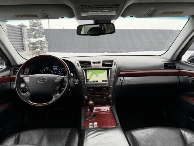 Черный Лексус ЛС, объемом двигателя 4.6 л и пробегом 277 тыс. км за 14999 $, фото 12 на Automoto.ua