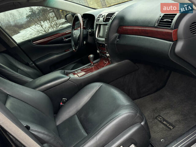 Черный Лексус ЛС, объемом двигателя 4.6 л и пробегом 175 тыс. км за 9900 $, фото 49 на Automoto.ua